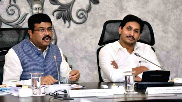 ఏపీ సీఎం జగన్కు కేంద్రమంత్రి ప్రశంసలు
