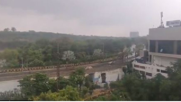 Heavy rain in Hyderabad and some districts in Telangana. Heavy rain in Hyderabad and some districts in Telangana.