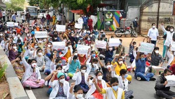 జూనియర్ డాక్టర్ల ఆవేదన