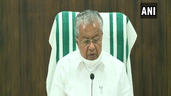 కేరళలో భారీగా నమోదవుతున్న కేసులు . అందుకే కీలక నిర్ణయం