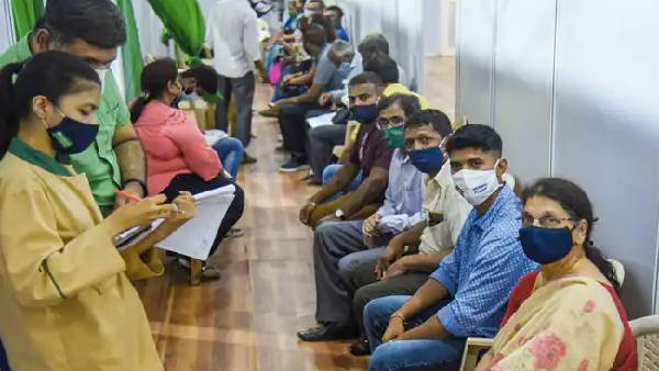 Maharashtra suspends COVID-19 vaccine drive for 18-44 age group due to shortage Maharashtra suspends COVID-19 vaccine drive for 18-44 age group due to shortage