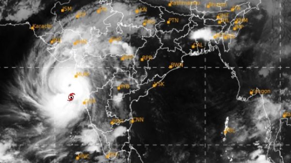 పుణే జిల్లాపైనా