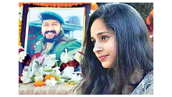 viral video: Pulwama martyr Major Dhoundiyals wife Nitika Kaul joins Indian Army viral video: Pulwama martyr Major Dhoundiyals wife Nitika Kaul joins Indian Army