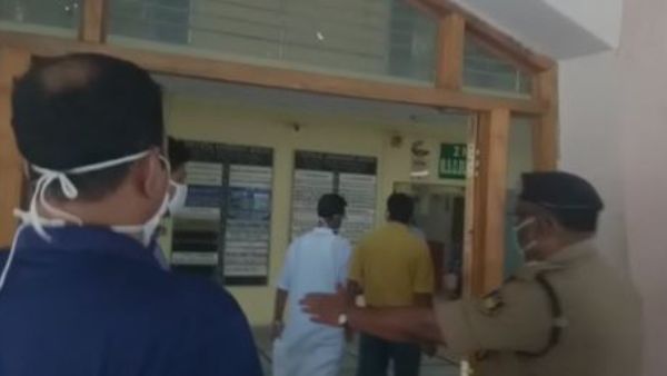 2 TMC Ministers among 4 arrested by CBI in Narada sting video case 2 TMC Ministers among 4 arrested by CBI in Narada sting video case