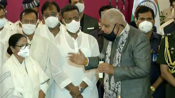 బెంగాల్ లో మొదటి ప్రాధాన్యతా అంశం శాంతిభద్రతల పరిరక్షణ అని పేర్కొన్న గవర్నర్