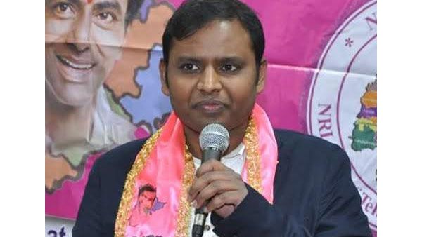 ఎన్నారైలతో ఈటల సమావేశం విడ్డూరం..