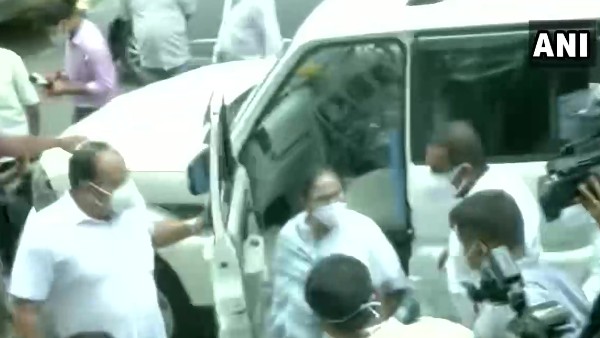 బెంగాల్ సీబీఐ కార్యాలయానికి మమత