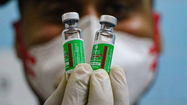 Truck with over 2 lakh Covid-19 vaccine doses found abandoned by roadside in MP Truck with over 2 lakh Covid-19 vaccine doses found abandoned by roadside in MP