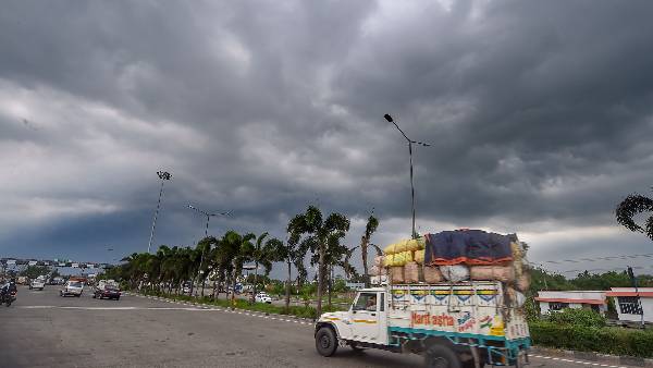 Danger due to Yaas storm.!Weather department releasing latest pictures.! Danger due to Yaas storm.!Weather department releasing latest pictures.!
