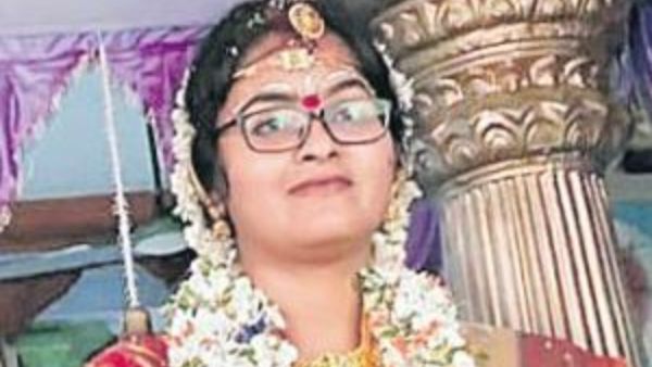 ఫేస్బుక్ పరిచయం ప్రేమగా..