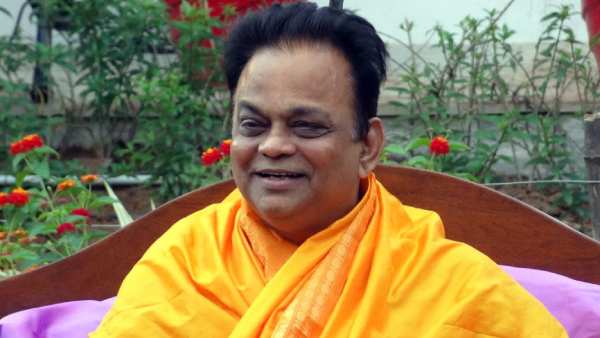 అమ్మాయిలు గోపికలు...... డ్యాన్స్ బాబా శ్రీక్రిష్ణుడు ?