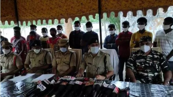 19 Maoist members surrendered before police in bhadradri kothagudem district 19 Maoist members surrendered before police in bhadradri kothagudem district