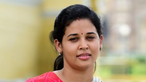 రోహిణీ సింధూరిపై కోర్టుకెక్కిన ఎమ్మెల్యే సారా మహేష్