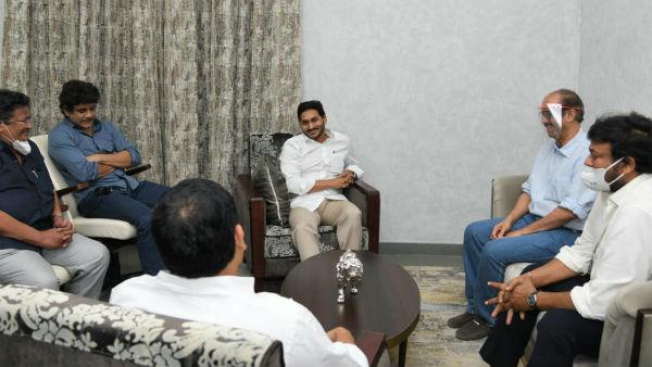 పొలిటికల్ సర్కిల్స్లో చర్చ