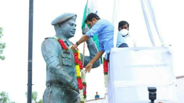 Colonel santosh babus statue inaugurated by Ministers KTR and Jagadish in Suryapet. Colonel santosh babus statue inaugurated by Ministers KTR and Jagadish in Suryapet.