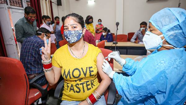 Co-WIN registration for Covid vaccine not mandatory, abow 18 years can Walk-In: govt Co-WIN registration for Covid vaccine not mandatory, abow 18 years can Walk-In: govt