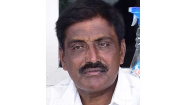 ఊరి పెద్ద...... వివాదాలకు దూరం