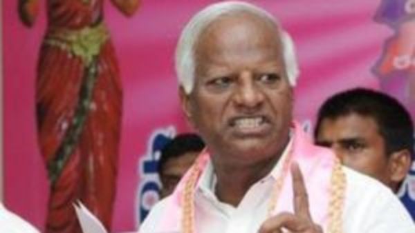 ఆత్మ గౌరవం గురించి మాట్లాడే ఈటెల ఇంకా ఆ పని ఎందుకు చెయ్యలేదు