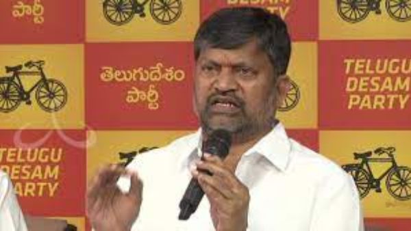 ఎన్టీ రామారావును చూసే..