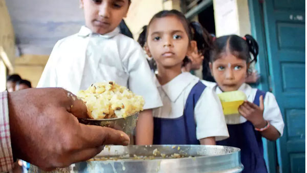 దయనీయం: రెండు నెలలుగా ఆకలితో అల్లాడుతున్న కుటుంబం-లాక్‌డౌన్‌తో బుక్కెడు బువ్వకు దూరం...