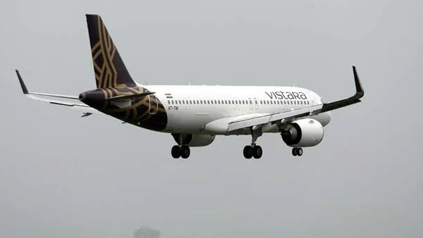 Passengers Suffer Major Injuries as Mumbai-Kolkata bound Vistara’s flight hit severe turbulence Passengers Suffer Major Injuries as Mumbai-Kolkata bound Vistara’s flight hit severe turbulence