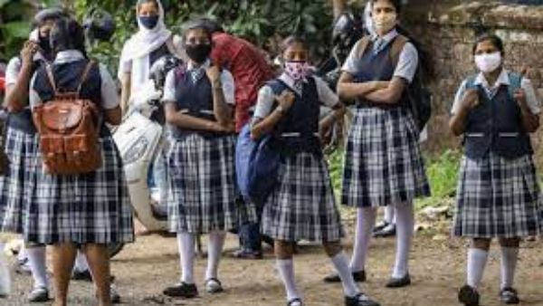 కరోనా విషయంలో తప్పులో కాలేస్తున్న పలు రాష్ట్ర ప్రభుత్వాలు .. స్కూల్స్ రీ ఓపెన్ నిర్ణయం అలాంటిదే !!