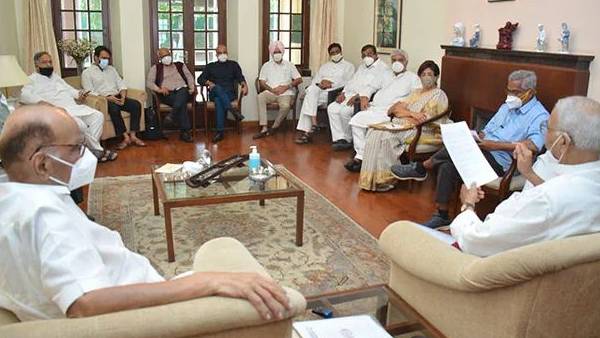 Third Front: 8 Political Parties including Trinamool, AAP At Sharad Pawars House For Meet Third Front: 8 Political Parties including Trinamool, AAP At Sharad Pawars House For Meet