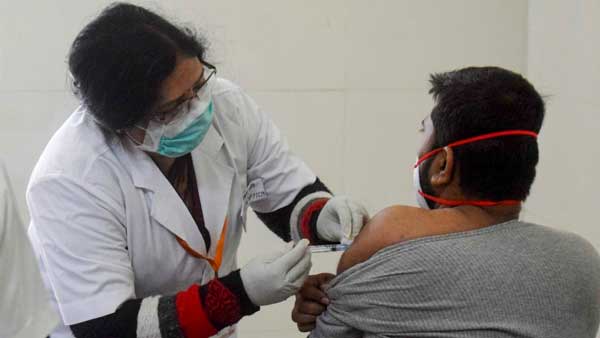 Over half crore people in Maharashtra fully vaccinated in five months Over half crore people in Maharashtra fully vaccinated in five months
