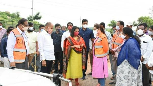 వర్షాకాల సమస్యలపై మేయర్ సమీక్షా సమావేశం.. నీళ్లు నిలవకుండా పటిష్ట చర్యలు తీసుకోవాలన్న విజయలక్ష్మి..