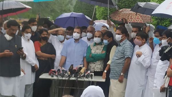 pm modi sent a weapon in your phone, Hit Soul Of Democracy by Pegasus: Rahul Gandhi pm modi sent a weapon in your phone, Hit Soul Of Democracy by Pegasus: Rahul Gandhi