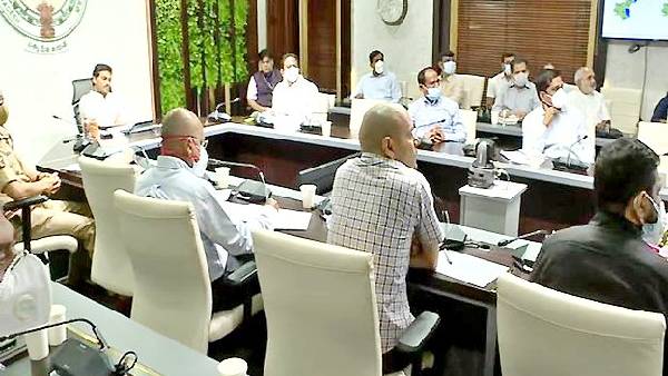 ఆ విషయంలో తగ్గేదే లే అంటోన్న జగన్..