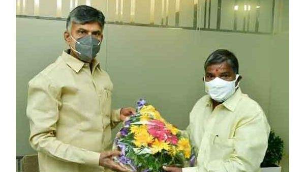 TTDP president Bakkani Narasimhulu meets chandrababu naidu and lokesh. TTDP president Bakkani Narasimhulu meets chandrababu naidu and lokesh.