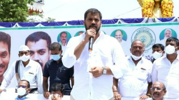 ప్రాంతాల మధ్య చిచ్చుపెడుతున్న చంద్రబాబు..