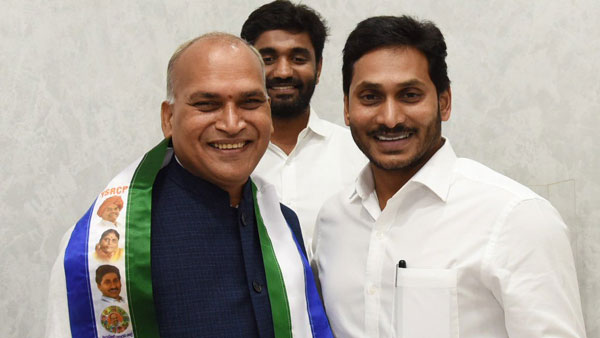 జగన్ ఆస్తుల కేసులోనూ నిందితుడు