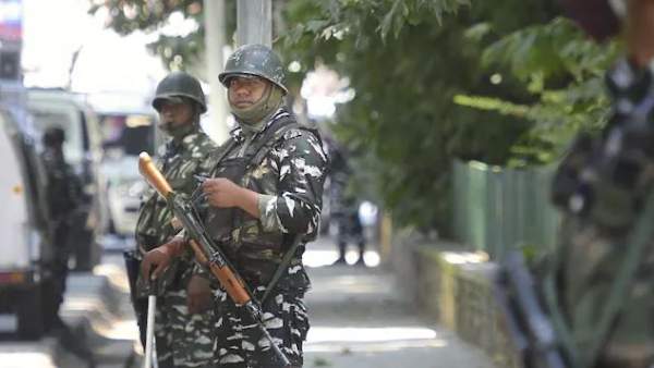Pakistani agencies making fake calls to Indian security forces.. Pakistani agencies making fake calls to Indian security forces..