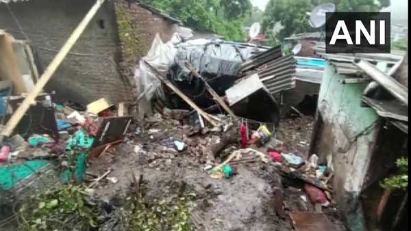 Mumbai rains: 11 people killed after a wall collapse in Chembur due to a landslide Mumbai rains: 11 people killed after a wall collapse in Chembur due to a landslide