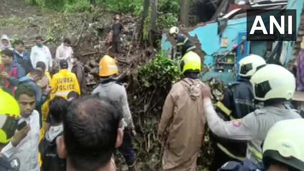 Mumbai rains: 11 people killed after a wall collapse in Chembur due to a landslide Mumbai rains: 11 people killed after a wall collapse in Chembur due to a landslide