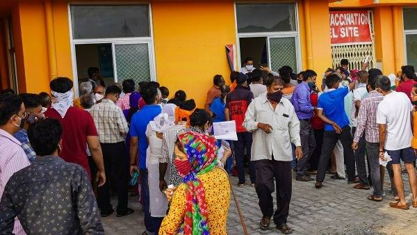 తెలంగాణలో కొత్తగా 645 కరోనా కేసులు, 4 మరణాలు