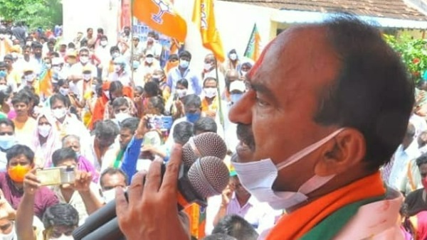 నాయకులను పశువులను కొన్నట్టు కొంటున్న కేసీఆర్