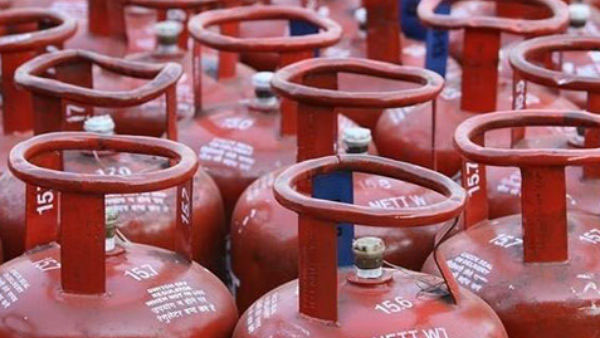 lpg gas cylinder price hiked by rs.25 here is howmuch you pay for it lpg gas cylinder price hiked by rs.25 here is howmuch you pay for it