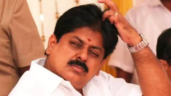 మాజీ మంత్రి అమాయకుడు ?