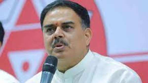 వైసీపీ సర్కార్ నియంతృత్వ పోకడలపై ఫైర్ అయిన జనసేన నేత నాదెండ్ల మనోహర్