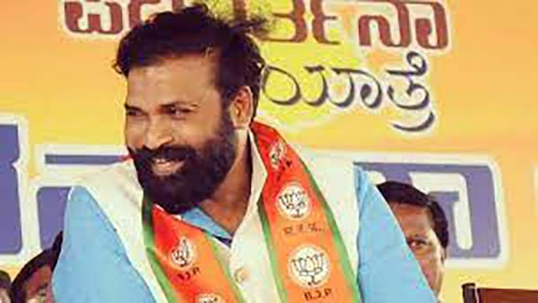 మంత్రి పీఏ వ్యాపారాలు