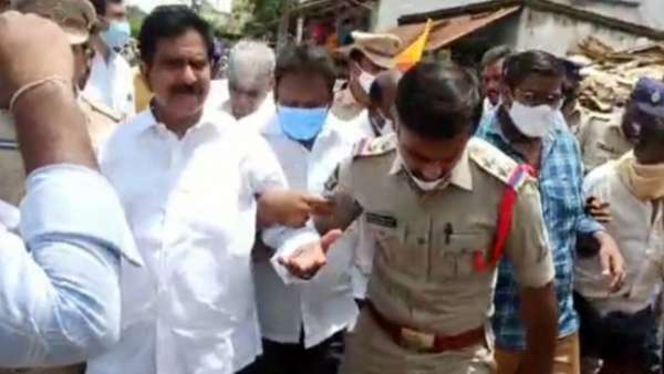 దేవినేని ఉమపై 14 సెక్షన్లా?