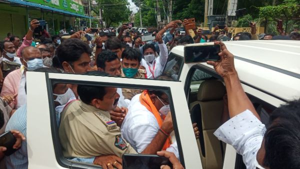 ప్రొద్దుటూరులో బీజేపీ నేతల అరెస్ట్