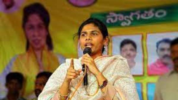 జిల్లా నేతల నిర్ణయాల పైన ఆసక్తి..