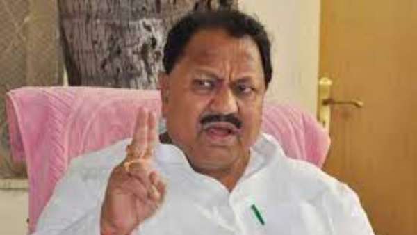 పదవిలో ఉండి కూడా రాజకీయాలకు దూరంగా గులాబీ రాజ్యసభ ఎంపీలు