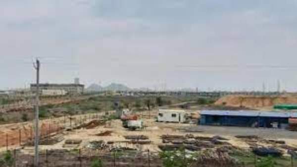 మోదుగ లింగాయపాలెం వద్ద రోడ్డు తవ్వి కంకర తరలించిన దుండగులు