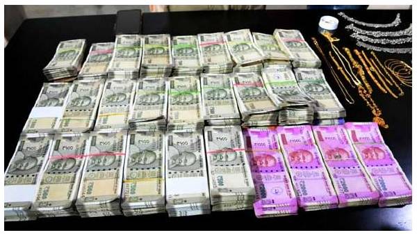 chaitanya swamy arrested: 26 lakh cash seized, huge gold also. chaitanya swamy arrested: 26 lakh cash seized, huge gold also.
