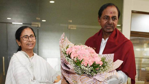కేసీఆర్,మమత బెనర్జీల విశిష్ట కలయిక..